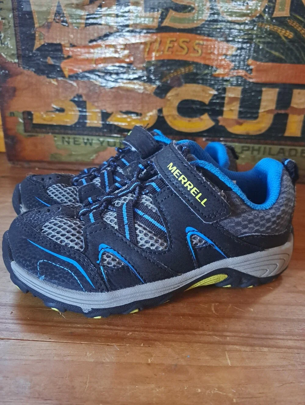 Merrell Trail Chaser Kids Hiking Shoes Size 11.5 Outdoor Walking Sneakers